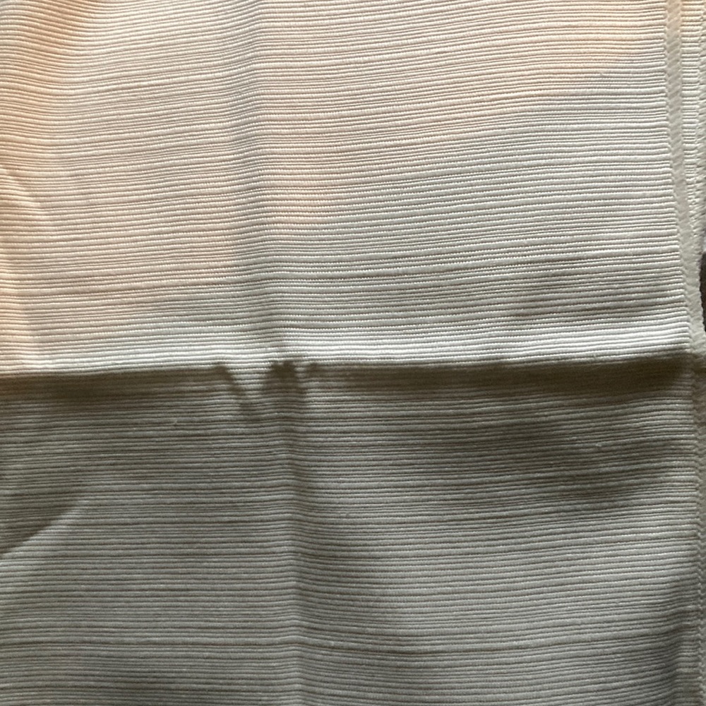 8 dinner napkins never used